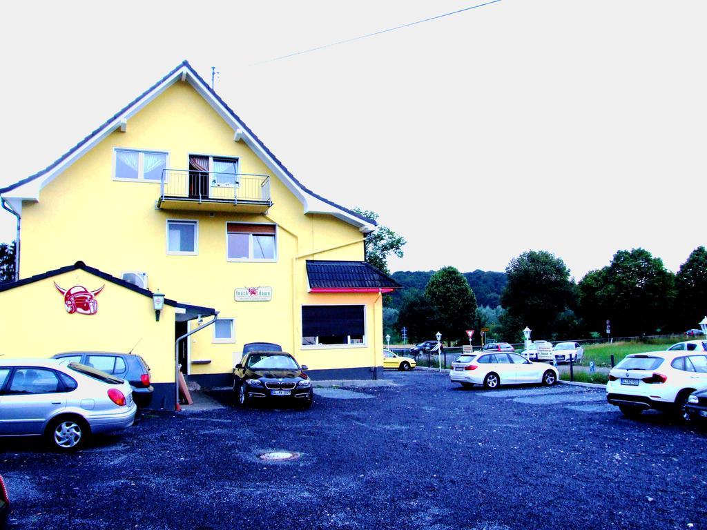 Touch Down Motel Lohmar Kültér fotó